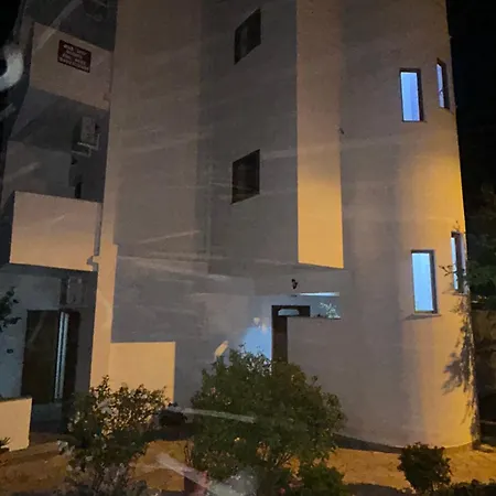 Jeti Guest house *